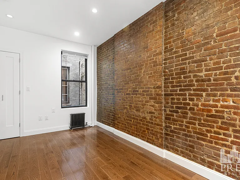 176 E 85th St #3B — Photo 4