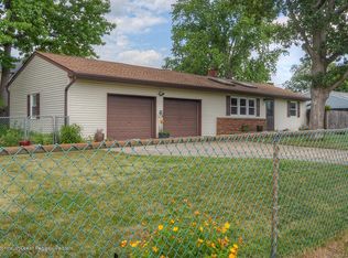 517 Maple St, Lakehurst, NJ 08733