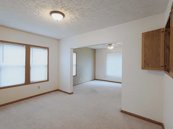 1131 S 10th St APT 3, Lincoln, NE 68502