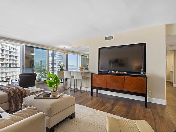 4th image of 1730 Avenida Del Mundo Unit 807