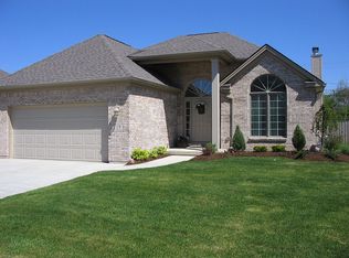 19 Mapleton Dr, Buffalo, NY 14221