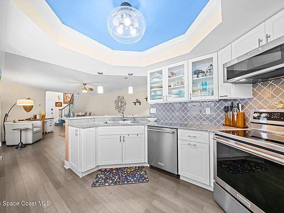 4th image of 903 Castle Pines Ct