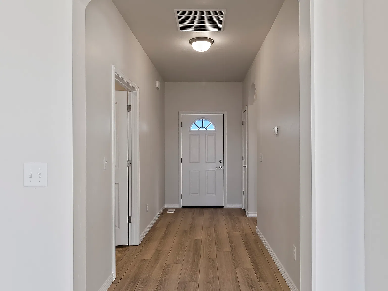 1183 White Birch Ave — Photo 3