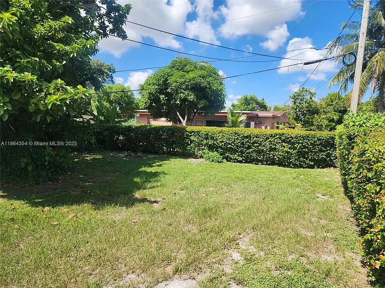 17200 NW 11th Ave — Photo 8