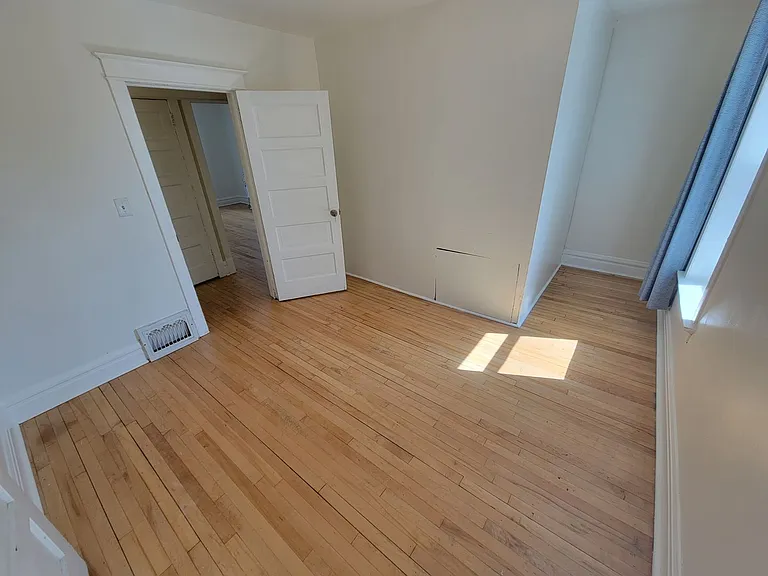 422 N 13th Ave E — Photo 10