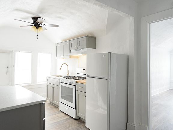 3rd image of 602 Graydon Ave #4