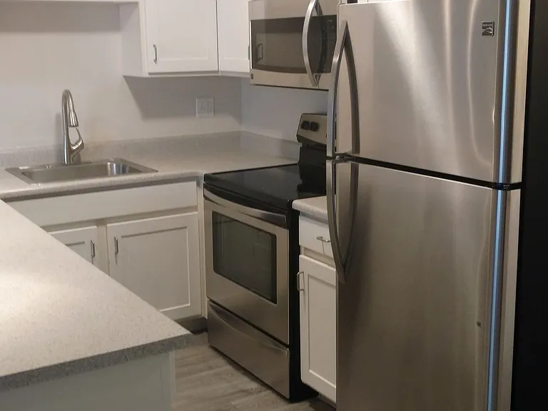 Victoria Inn Apts — Photo 40