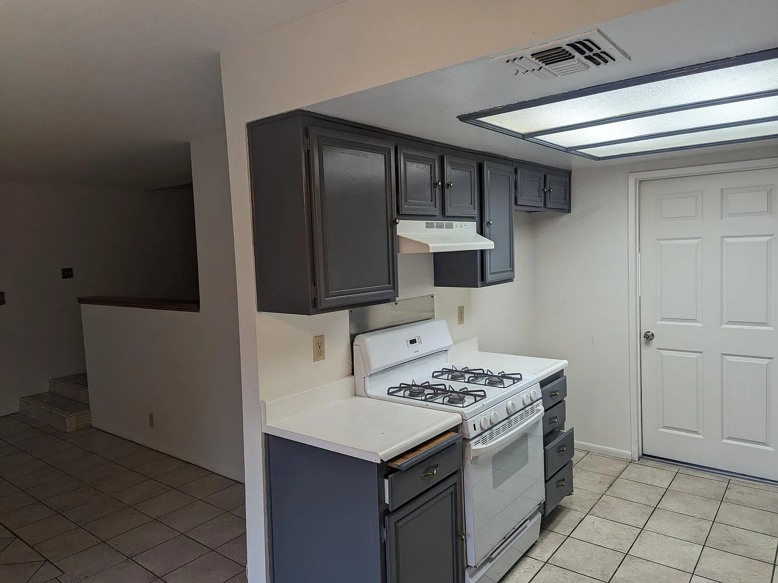 3 bed, 2.5 bath, 1317 sqft, $3,000 — Photo 4