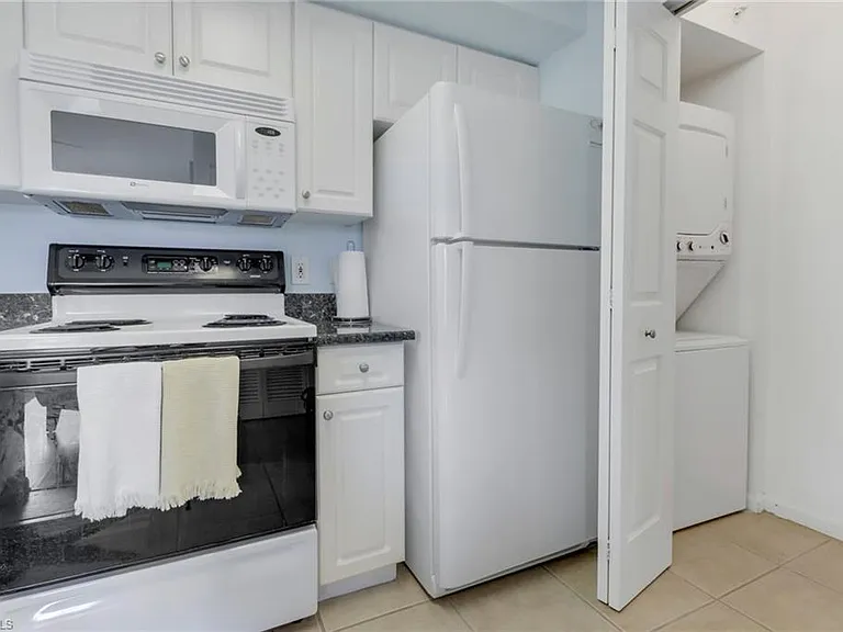 1205 Wildwood Lakes Blvd #201 — Photo 5