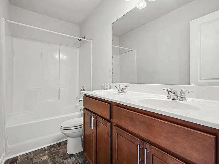 808 Royal Red Ct — Photo 23