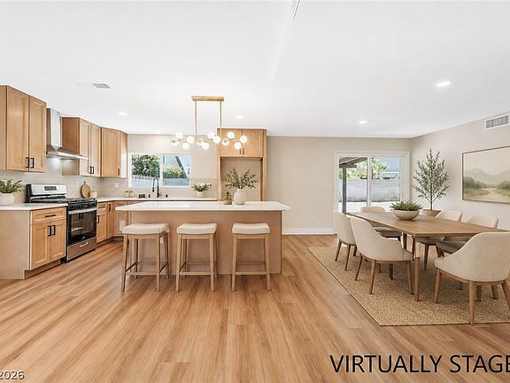 2nd image of 3147 Viewcrest Ave