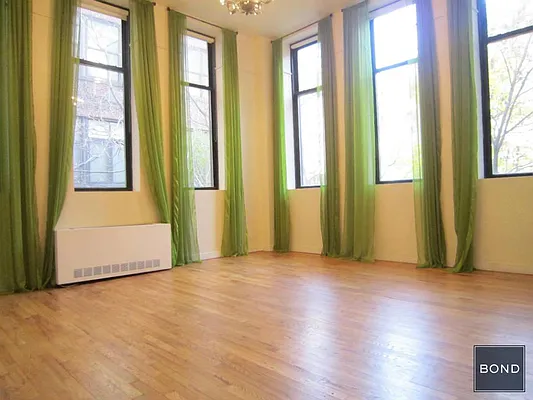 Rented by Bond New York | media 20