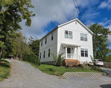 215 Catalpa Pl, Lexington, VA, 24450