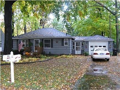 1st image of 390 4th Ave