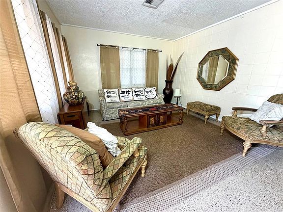 4th image of 317 AVENUE G SE