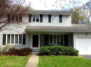 66 Mayflower Dr, Rochester, NY 14618