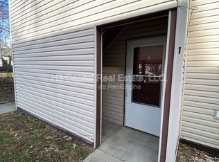 901 2nd St #1, Highland, IL 62249