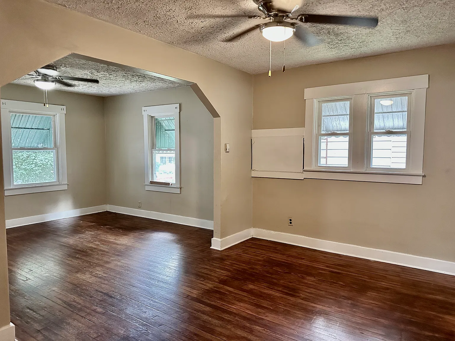 320 SW 5th St — Photo 4