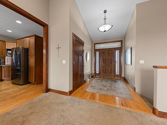 2nd image of 2013 Ridgeway Pl
