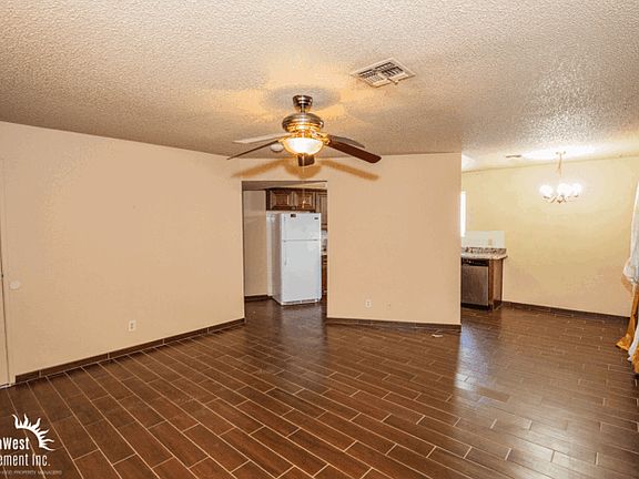 3rd image of 2208 E Melinda Ave