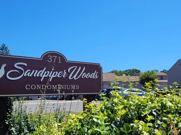 371 Emmett Street APT 20, Bristol, CT 06010