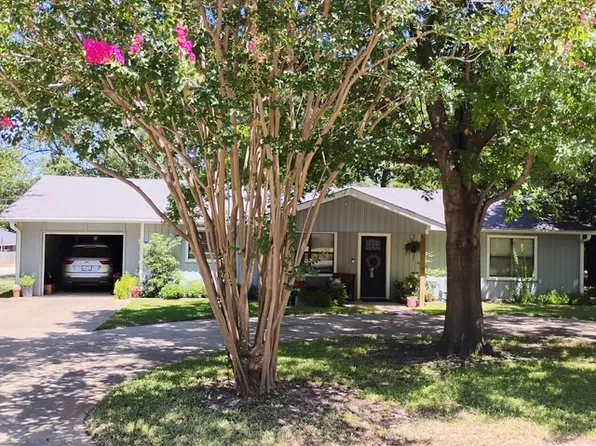 400 York St, Lindale, TX 75771