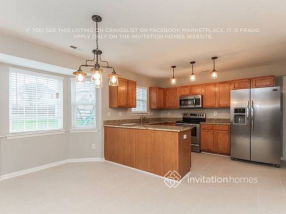 4th image of 115 Laporte Ln