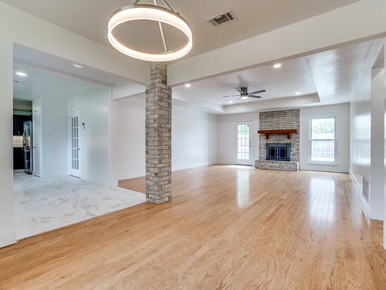 1323 Lark Ln — Photo 7