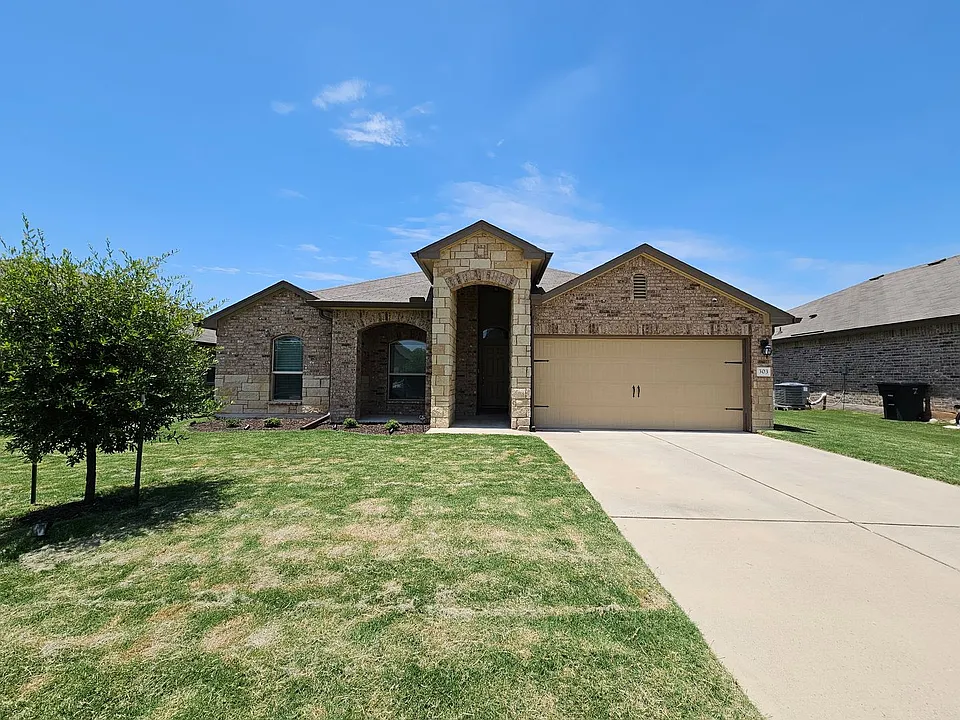 303 Tapaderos Path