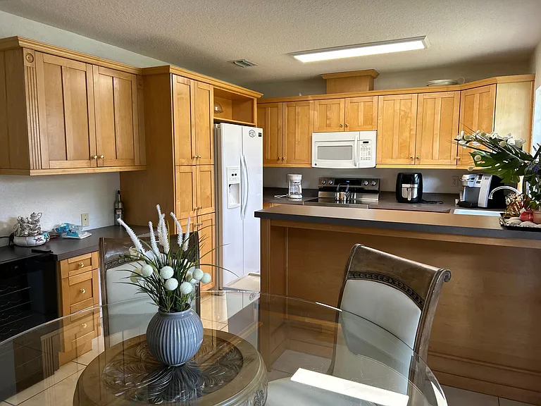 2141 Oak Ter — Photo 45