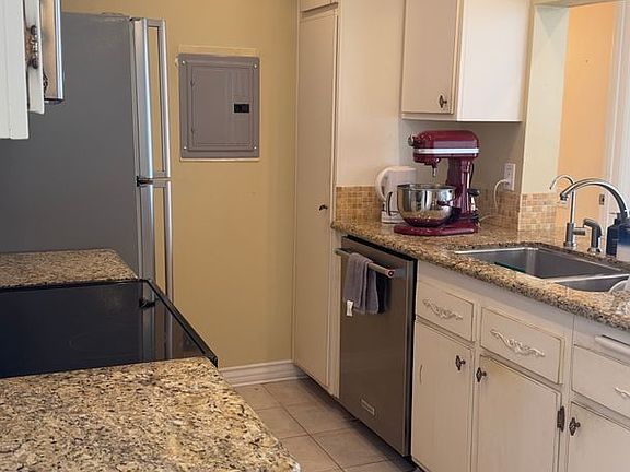5th image of 5460 White Oak Ave Unit C208