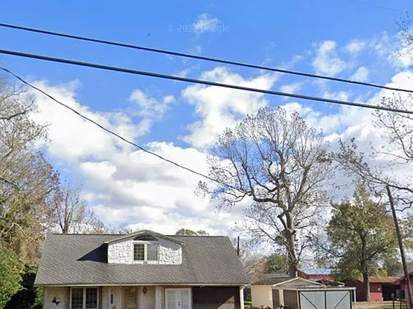 555 Lake St, Bridge City, TX 77611