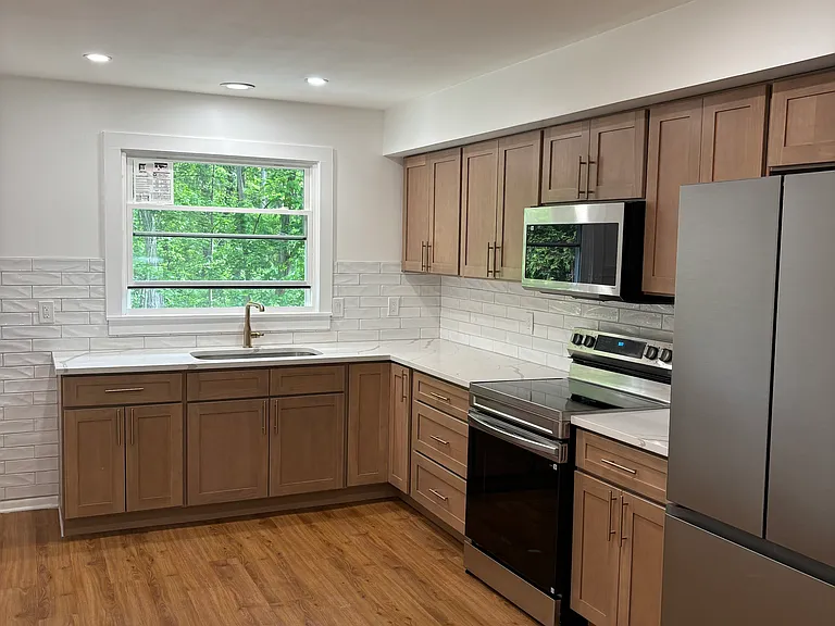 12 Seaman Ave #A — Photo 1