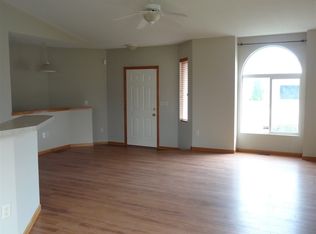 727 S Smithmoor Cir, Wichita, KS 67207