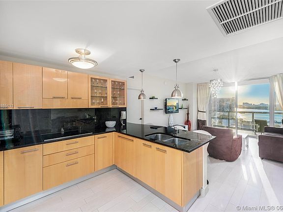4th image of 6799 Collins Ave APT 1006