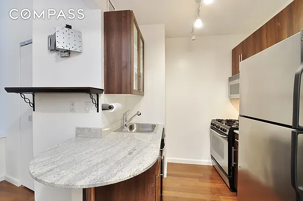 Rented by Compass | media 7