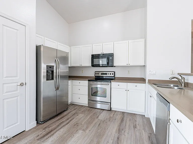 24866 W Huntington Dr — Photo 14