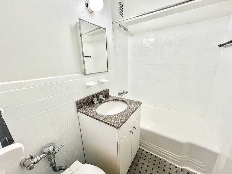 2792 Bragg St #305 — Photo 10