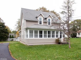 403 E Lake Ave, Round Lake Beach, IL 60073