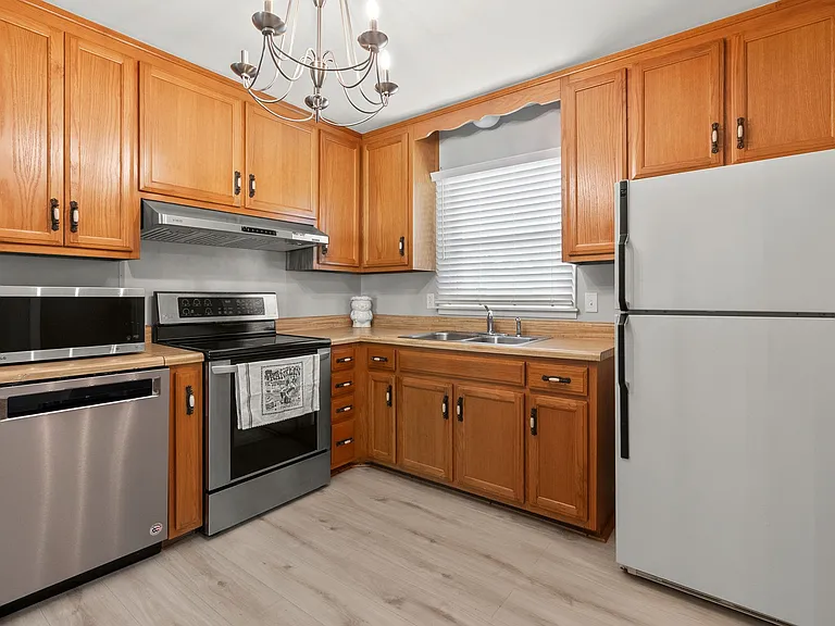 209 Oak Dr — Photo 9