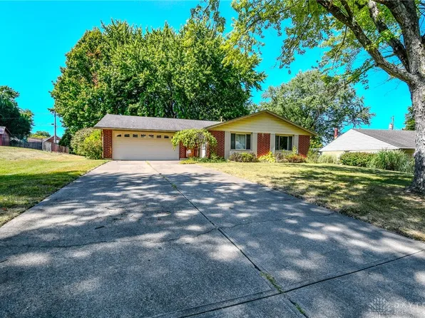 2143 Plantation Trl, Bellbrook, OH 45305