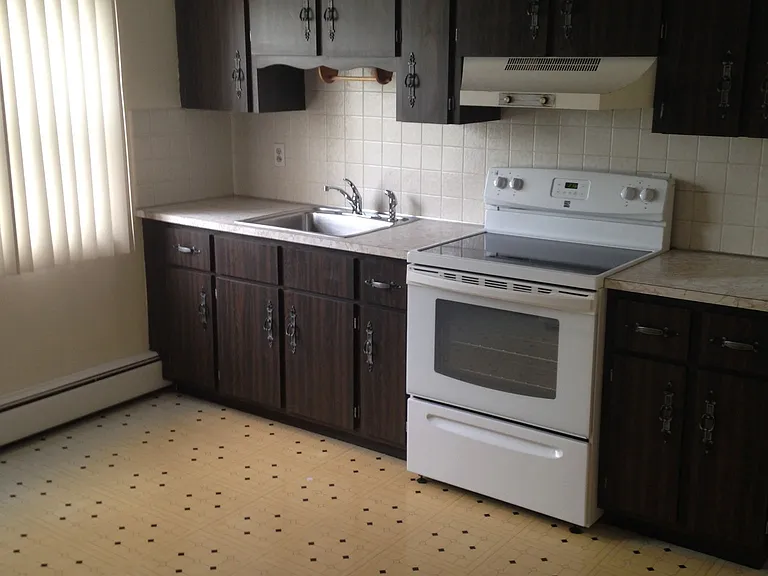 37 Lincoln Rd #2 — Photo 1