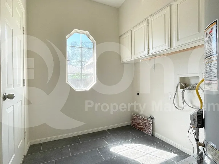 314 Dakota Trl — Photo 19