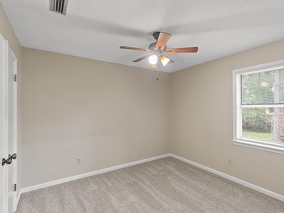 5th image of 109 Burlington Ct