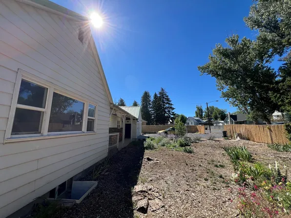 129 N Quincy Ave, Hines, OR 97738
