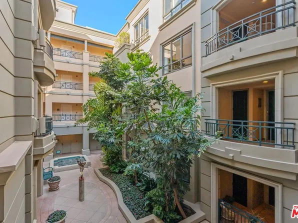 12218 Montana Ave APT 205, Los Angeles, CA 90049