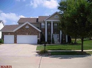 729 Hawk Run Dr, O'Fallon, MO 63368