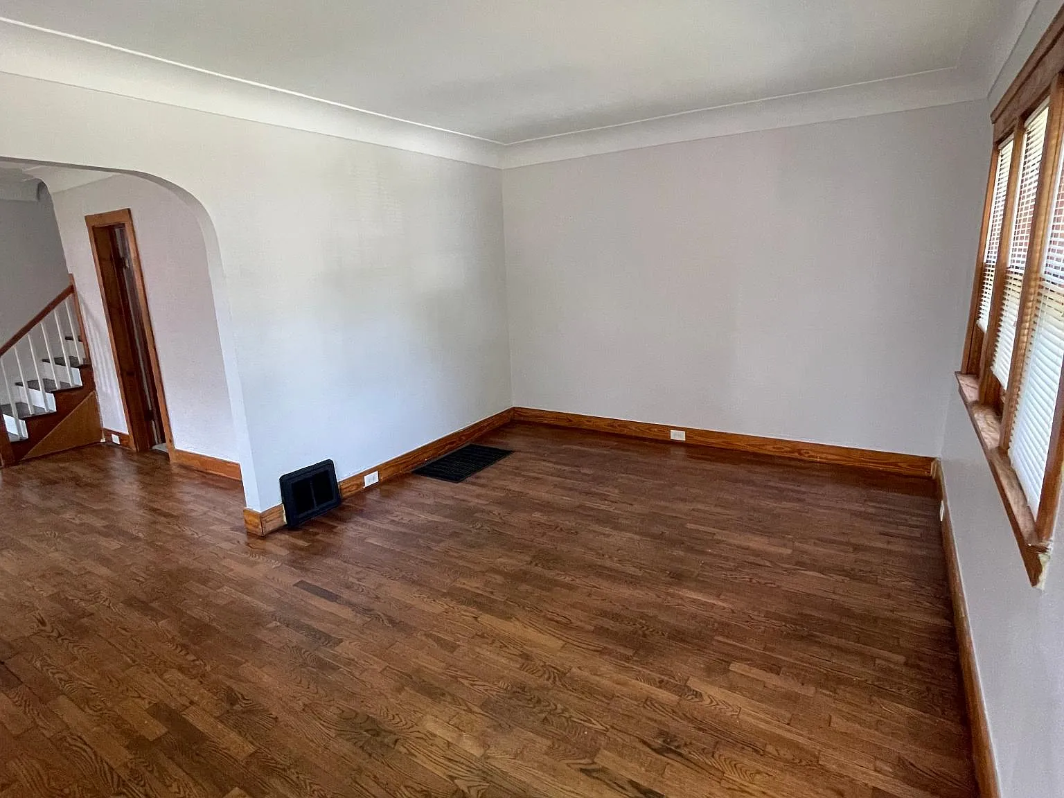 3 bed, 1.5 bath, 1350 sqft, $1,800 — Photo 3
