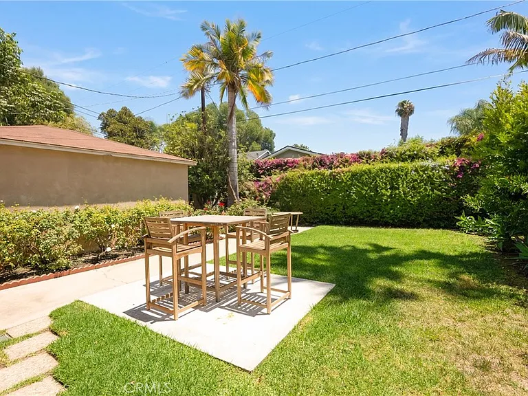 4722 Ventura Canyon Ave — Photo 36