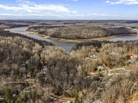 3rd image of 2370 Robbin Ln